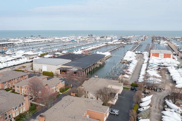 172 Windwood Pointe Avenue, St Clair Shores, MI 48080