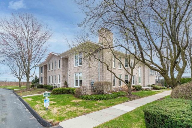 172 Windwood Pointe Avenue, St Clair Shores, MI 48080
