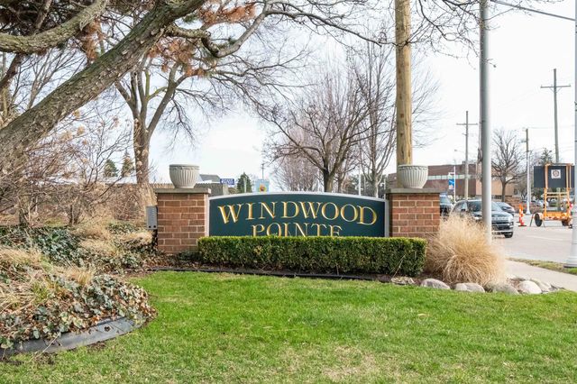 172 Windwood Pointe Avenue, St Clair Shores, MI 48080