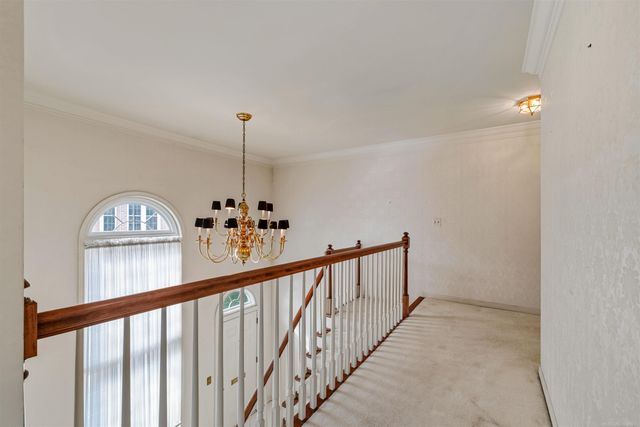 172 Windwood Pointe Avenue, St Clair Shores, MI 48080