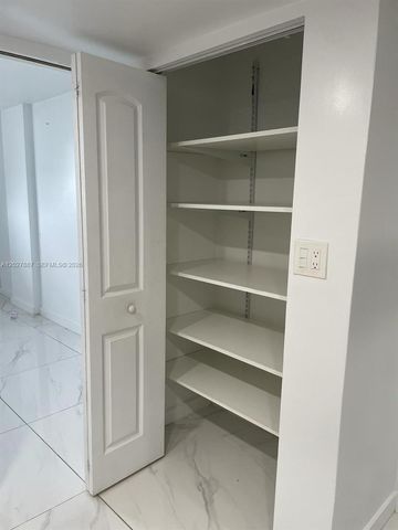 3545 NE 166th St 1004, North Miami Beach, FL 33160