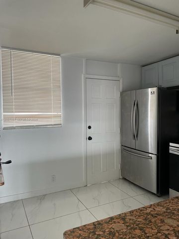 3545 NE 166th St 1004, North Miami Beach, FL 33160
