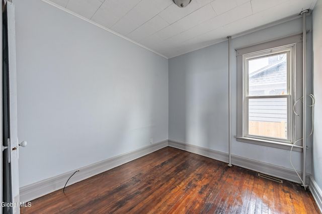 23 N Lake Avenue, Troy, NY 12180