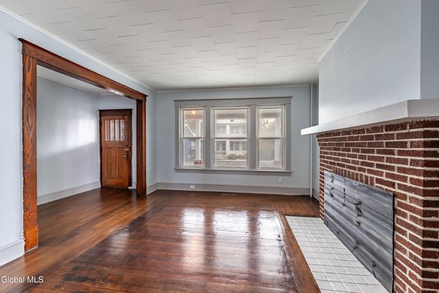 23 N Lake Avenue, Troy, NY 12180