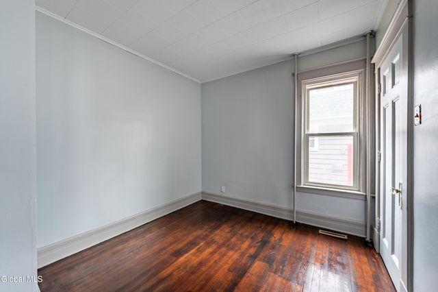 23 N Lake Avenue, Troy, NY 12180