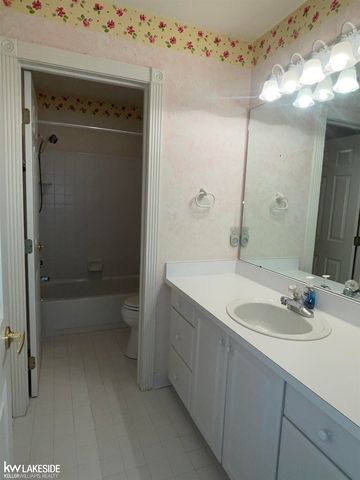 48470 Montelepre Drive, Shelby Twp, MI 48315