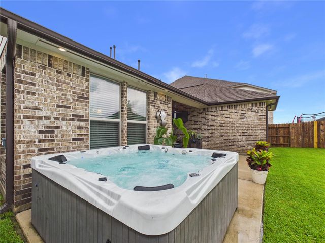 12535 Tamaron Drive N, Texas City, TX 77568