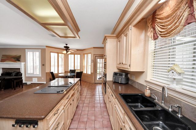 2015 Pecan Trail Drive, Richmond, TX 77406