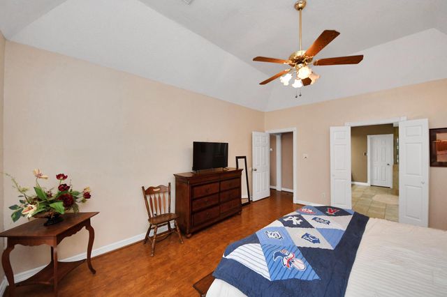 2015 Pecan Trail Drive, Richmond, TX 77406