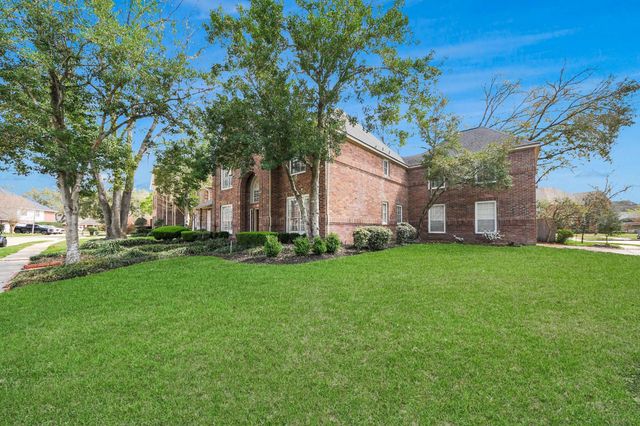 2015 Pecan Trail Drive, Richmond, TX 77406