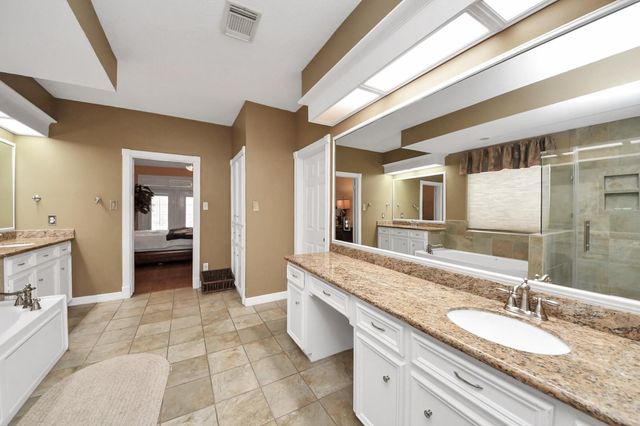 2015 Pecan Trail Drive, Richmond, TX 77406