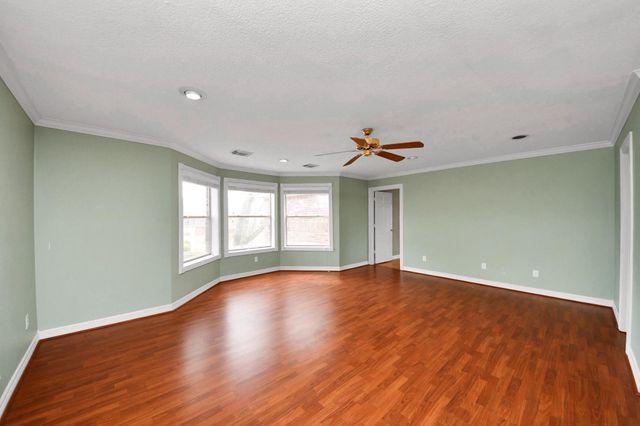 2015 Pecan Trail Drive, Richmond, TX 77406