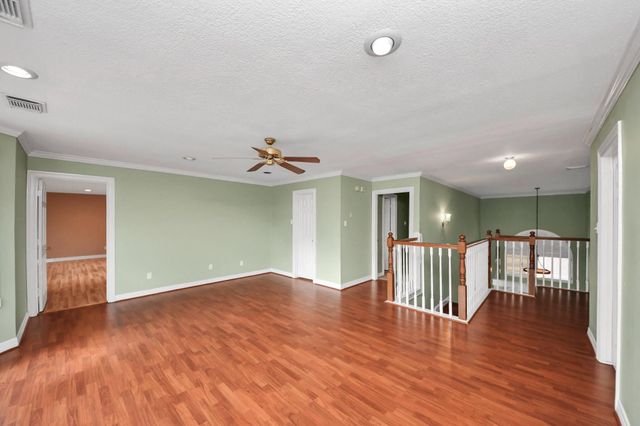 2015 Pecan Trail Drive, Richmond, TX 77406