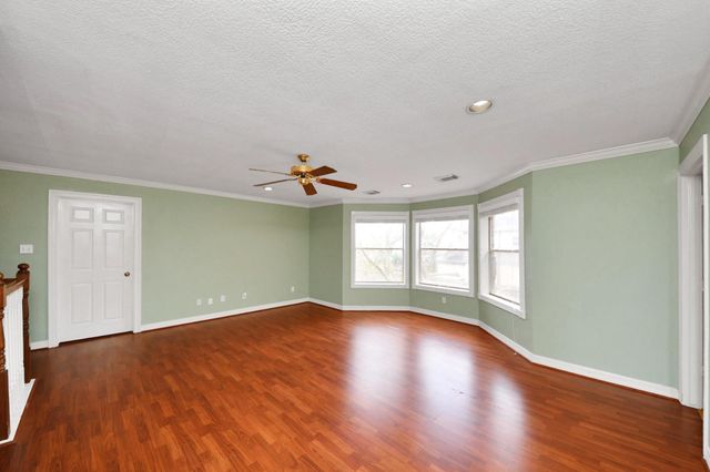 2015 Pecan Trail Drive, Richmond, TX 77406