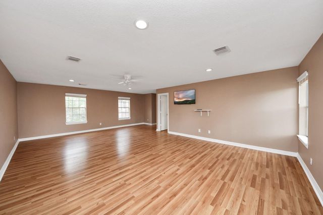 2015 Pecan Trail Drive, Richmond, TX 77406