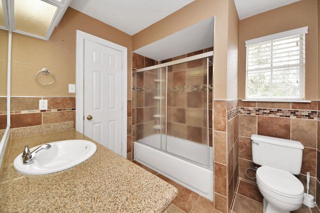 2015 Pecan Trail Drive, Richmond, TX 77406