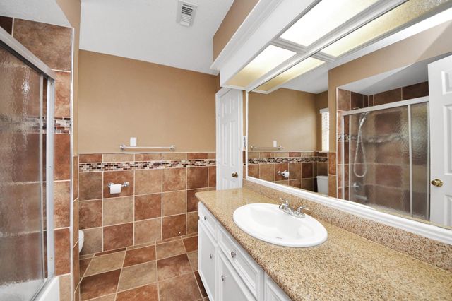 2015 Pecan Trail Drive, Richmond, TX 77406