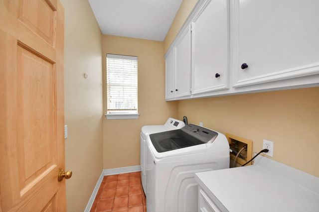 2015 Pecan Trail Drive, Richmond, TX 77406