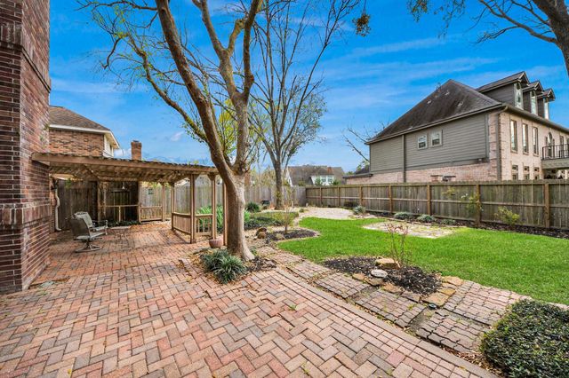 2015 Pecan Trail Drive, Richmond, TX 77406