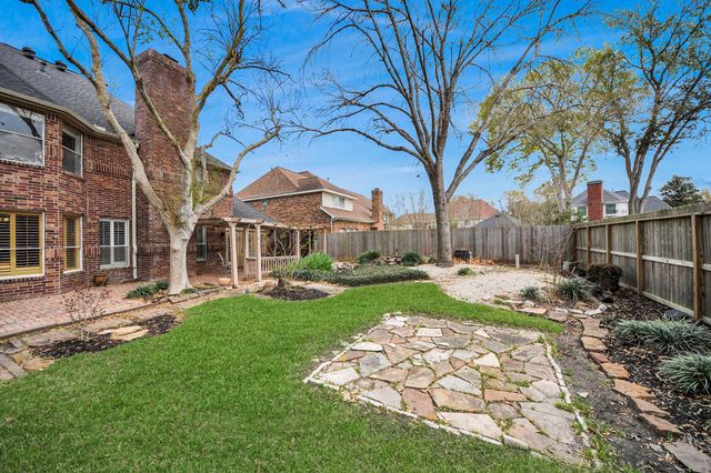 2015 Pecan Trail Drive, Richmond, TX 77406