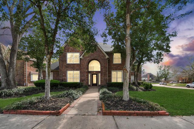 2015 Pecan Trail Drive, Richmond, TX 77406