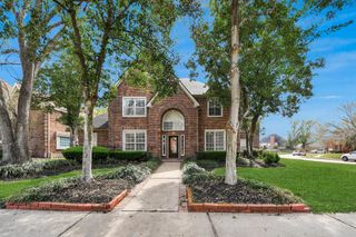 2015 Pecan Trail Drive, Richmond, TX 77406