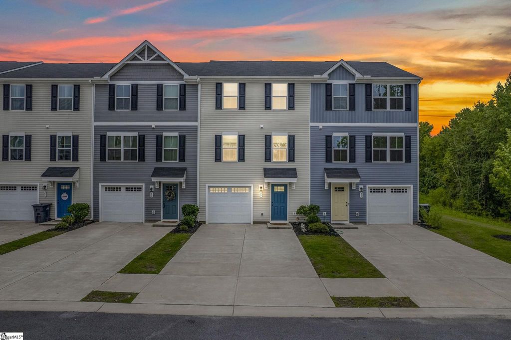 33 High Pine Trail, Greenville, SC 29617
