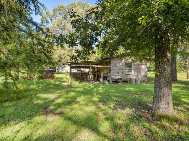 4450 Camp Baker Rd, Leesville, LA 71446
