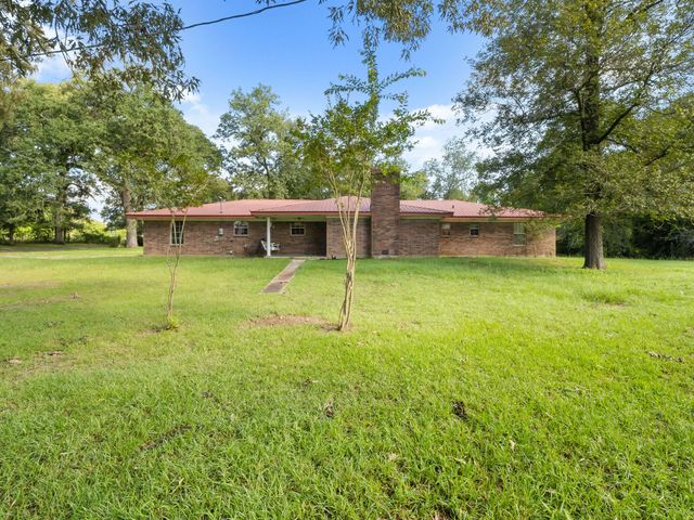 4450 Camp Baker Rd, Leesville, LA 71446