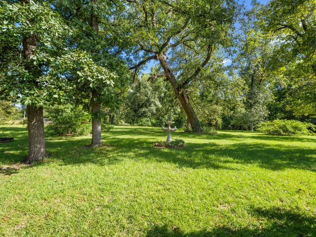 4450 Camp Baker Rd, Leesville, LA 71446