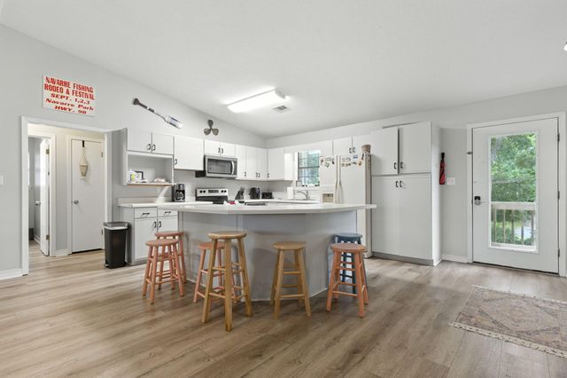 6913 Sea Shark Circle, Navarre, FL 32566