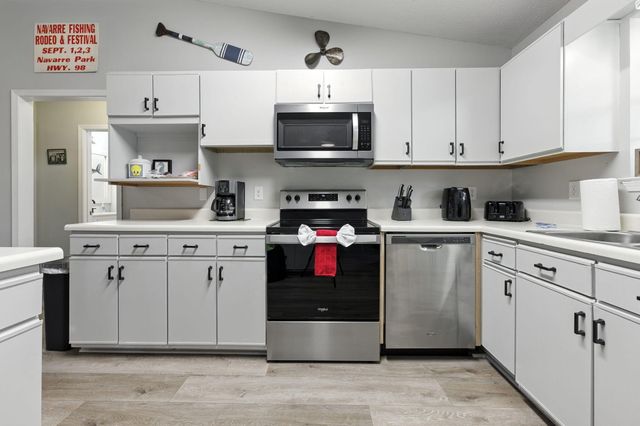 6913 Sea Shark Circle, Navarre, FL 32566