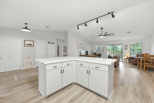 6913 Sea Shark Circle, Navarre, FL 32566