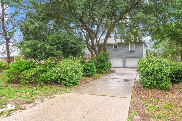 6913 Sea Shark Circle, Navarre, FL 32566