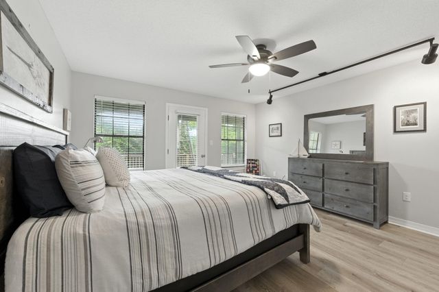 6913 Sea Shark Circle, Navarre, FL 32566