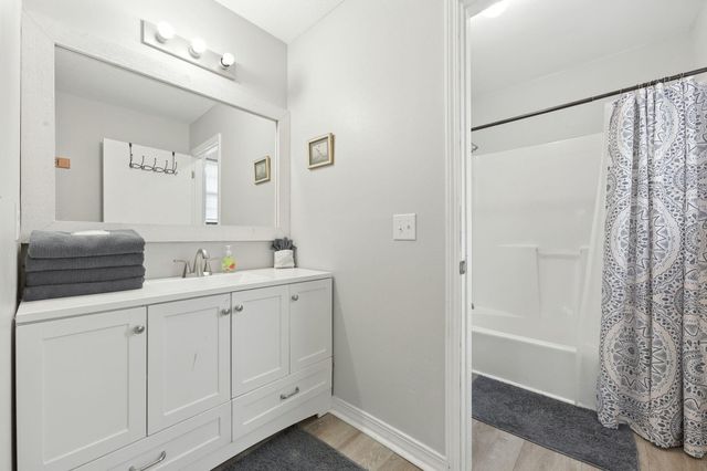 6913 Sea Shark Circle, Navarre, FL 32566