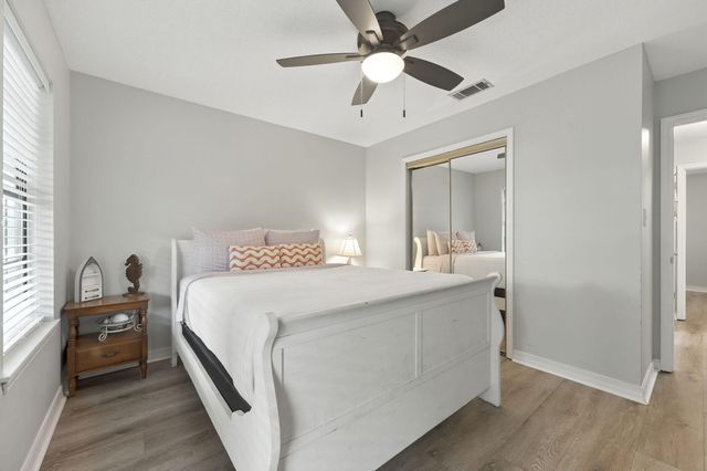 6913 Sea Shark Circle, Navarre, FL 32566