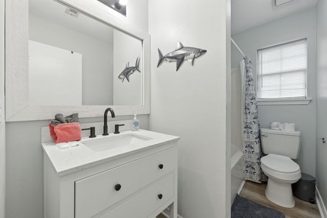 6913 Sea Shark Circle, Navarre, FL 32566