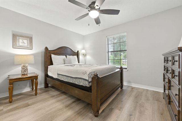 6913 Sea Shark Circle, Navarre, FL 32566