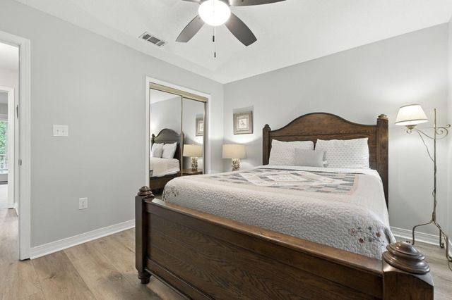 6913 Sea Shark Circle, Navarre, FL 32566