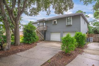 6913 Sea Shark Circle, Navarre, FL 32566