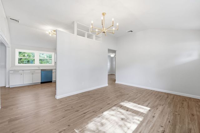 243 Shady Brook Ln, Springfield, MA 01118