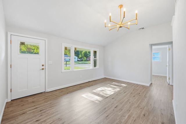 243 Shady Brook Ln, Springfield, MA 01118