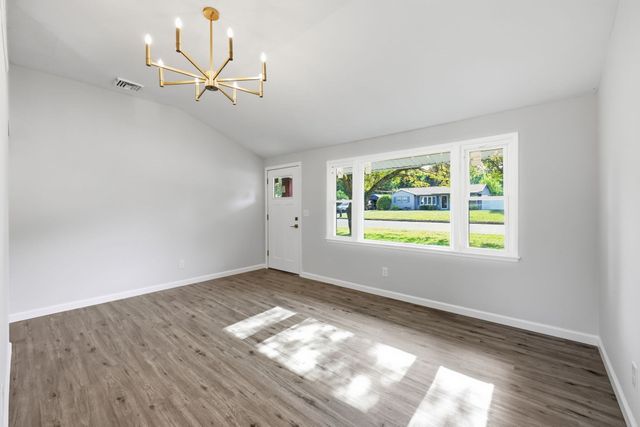 243 Shady Brook Ln, Springfield, MA 01118