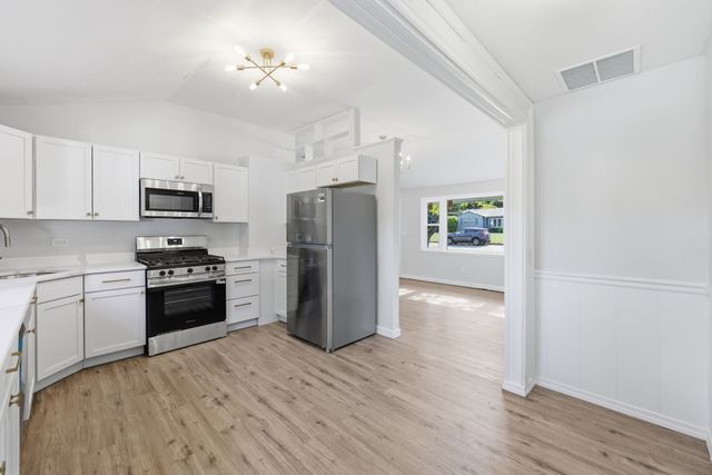 243 Shady Brook Ln, Springfield, MA 01118