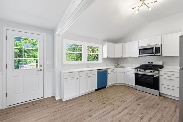 243 Shady Brook Ln, Springfield, MA 01118