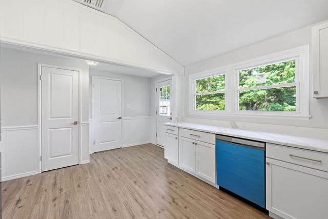 243 Shady Brook Ln, Springfield, MA 01118