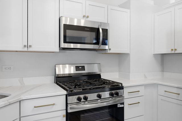 243 Shady Brook Ln, Springfield, MA 01118