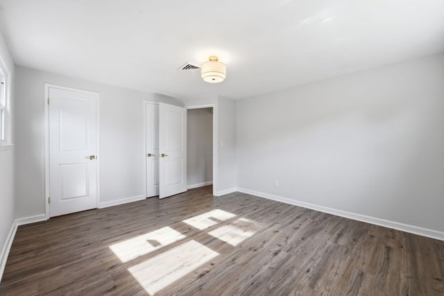 243 Shady Brook Ln, Springfield, MA 01118