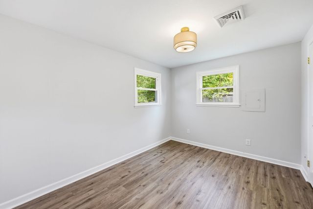 243 Shady Brook Ln, Springfield, MA 01118